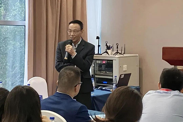 图6-合乐HL8药代动力学及生物分析部副总裁万宏博士主持Panel讨论会.png 图6-合乐HL8药代动力学及生物分析部副总裁万宏博士主持Panel讨论会.png