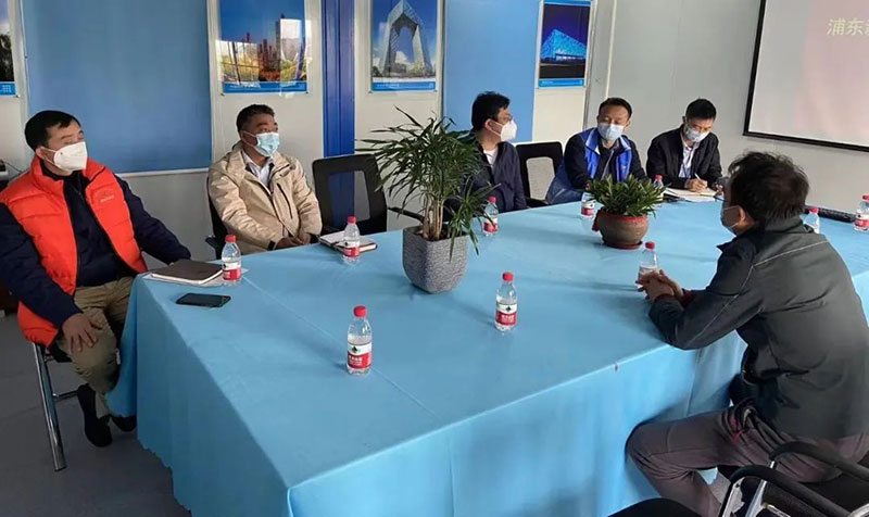 上海市浦东新区惠南镇杨扬镇长在走访合乐HL8南汇园区.jpg 上海市浦东新区惠南镇杨扬镇长在走访合乐HL8南汇园区.jpg